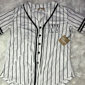 32 number botton top